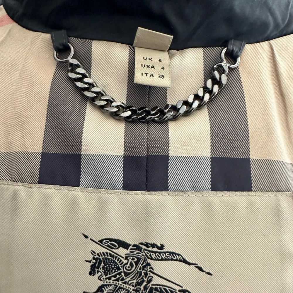 Burberry London Raincoat - Picture 5 of 8